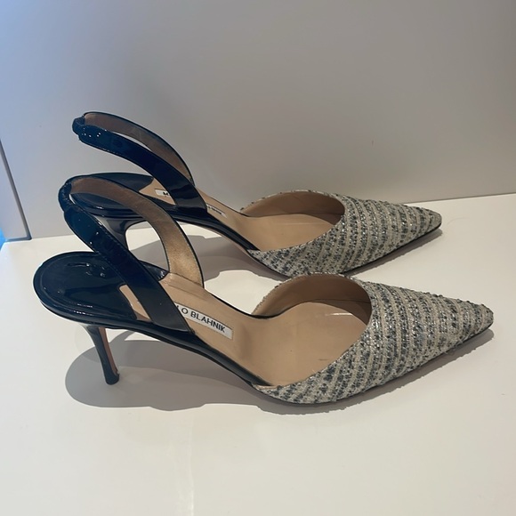 Manolo Blahnik
Tweed Pattern Slingback Pumps
Size: 40 1/2 - Picture 2 of 6